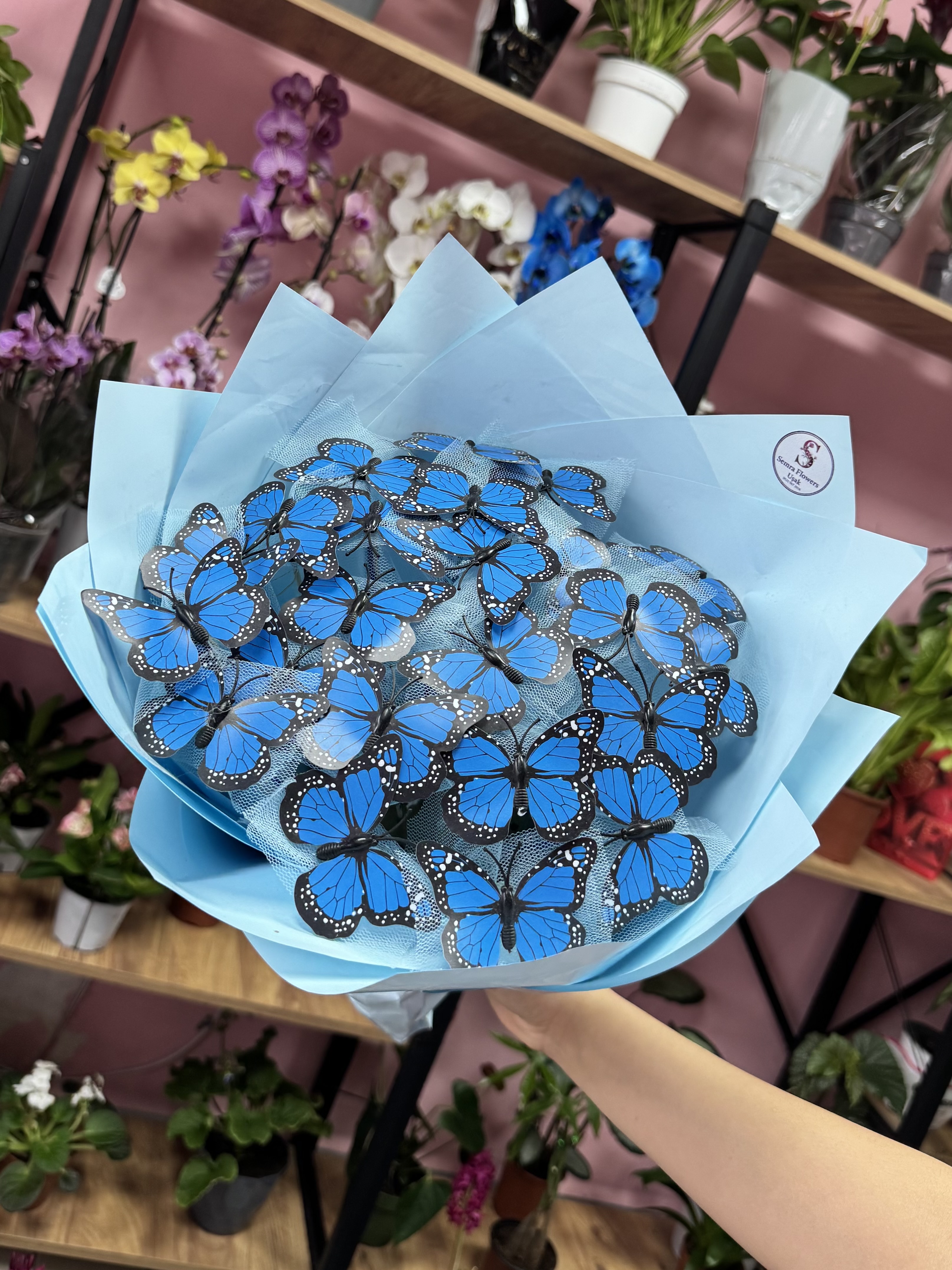 Mavi Kelebekli Buket